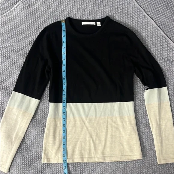 BOSS 100% virgin wool Knit long sleeved Medium - Picture 2 of 7